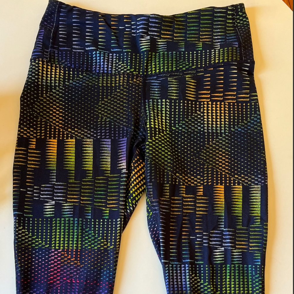 Patagonia Centered Yoga Capri Graphic Leggings- Size Small